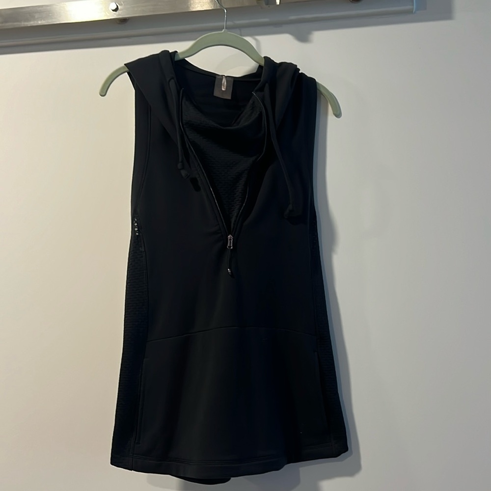 Calia by Carrie Underwood Sleeveless Black Athletic Shirt Size S with hood